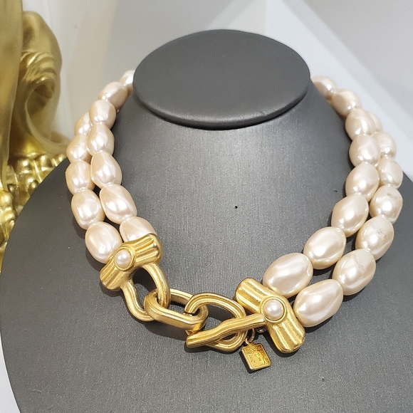 Anne Klein Jewelry - Breathtaking ANNE KLEIN Chunky Pearl Matte Gold Necklace